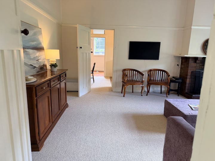 Large Family Cottage ‘Hundleby’ – Walk To Town - Blackheath