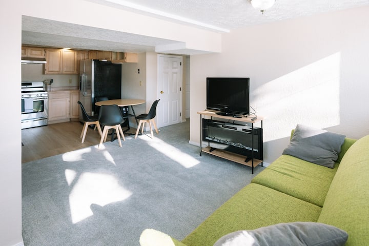 Cozy Beavers Den - Anchorage, AK