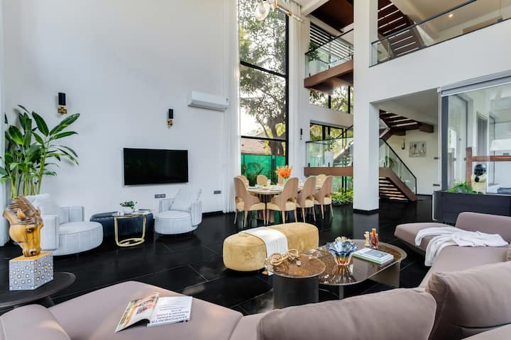 Living room image 6