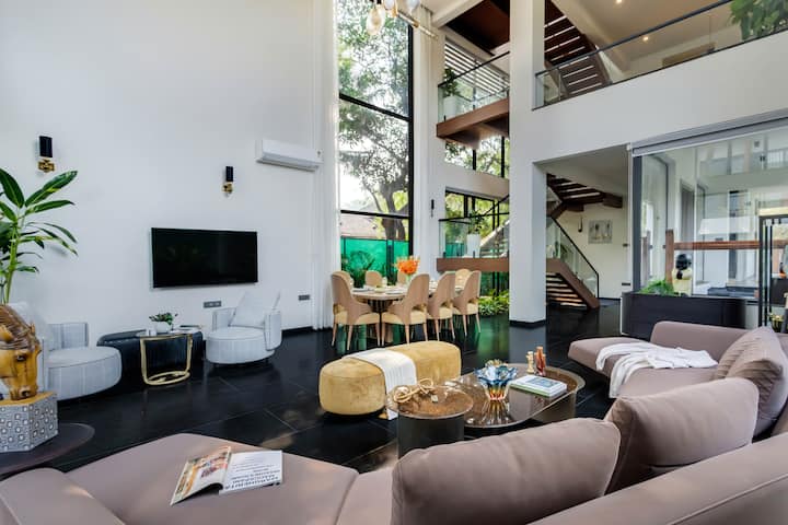 Living room image 7