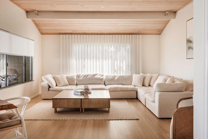 Baudin Beach House - Stunning Ocean Views W/ Pool - Margaret River