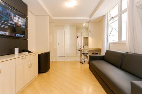 Top Airbnb: Modern Apartment in Batel | 1 Bedroom and Garage in Batel