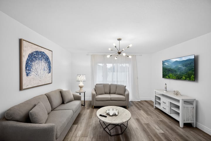 Charming Home In Port Charlotte – Sunshine Getaway - Port Charlotte, FL