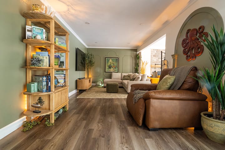 Eclectic modern and vintage Victorian fused interiors.