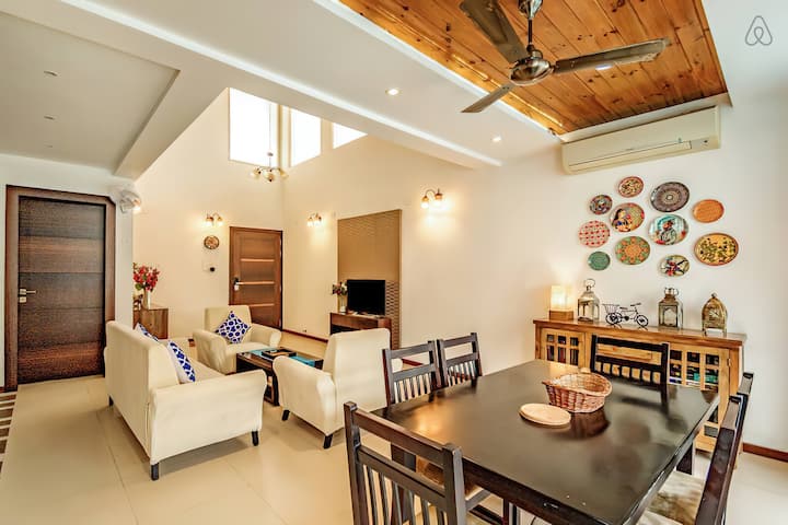 Dining area image 2