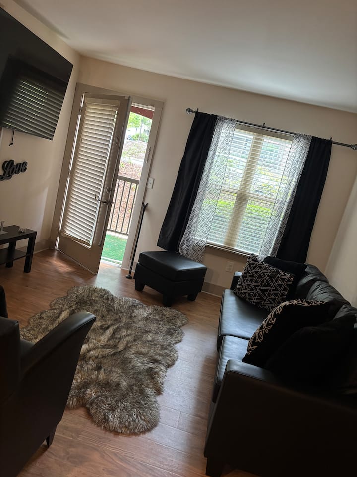 Soccer Fans Dream Pad
In Ur Centinal Park Area - Atlanta, GA