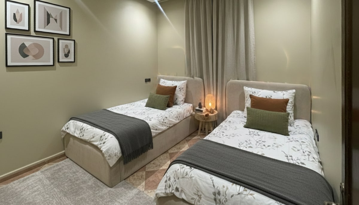 Espace de vie élégant et contemporain de Maison Bellar, idéal pour se détendre.