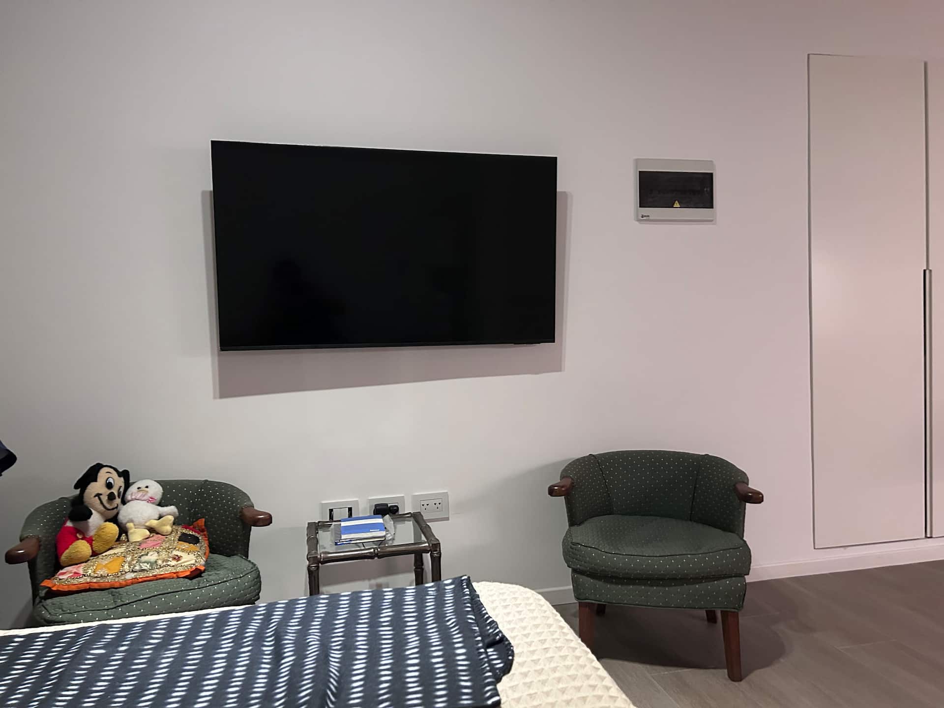 Small, cozy & cute studio!