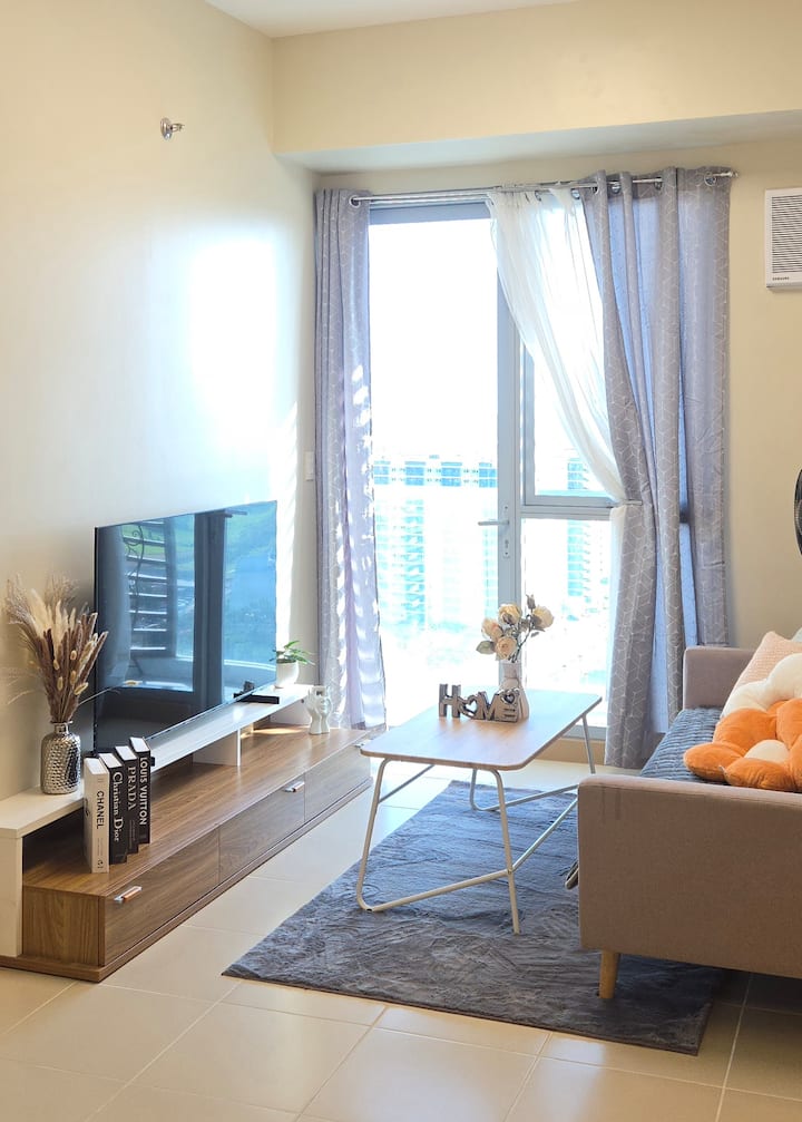New! High-floor, Spacious, 1-br Unit - Iloilo City
