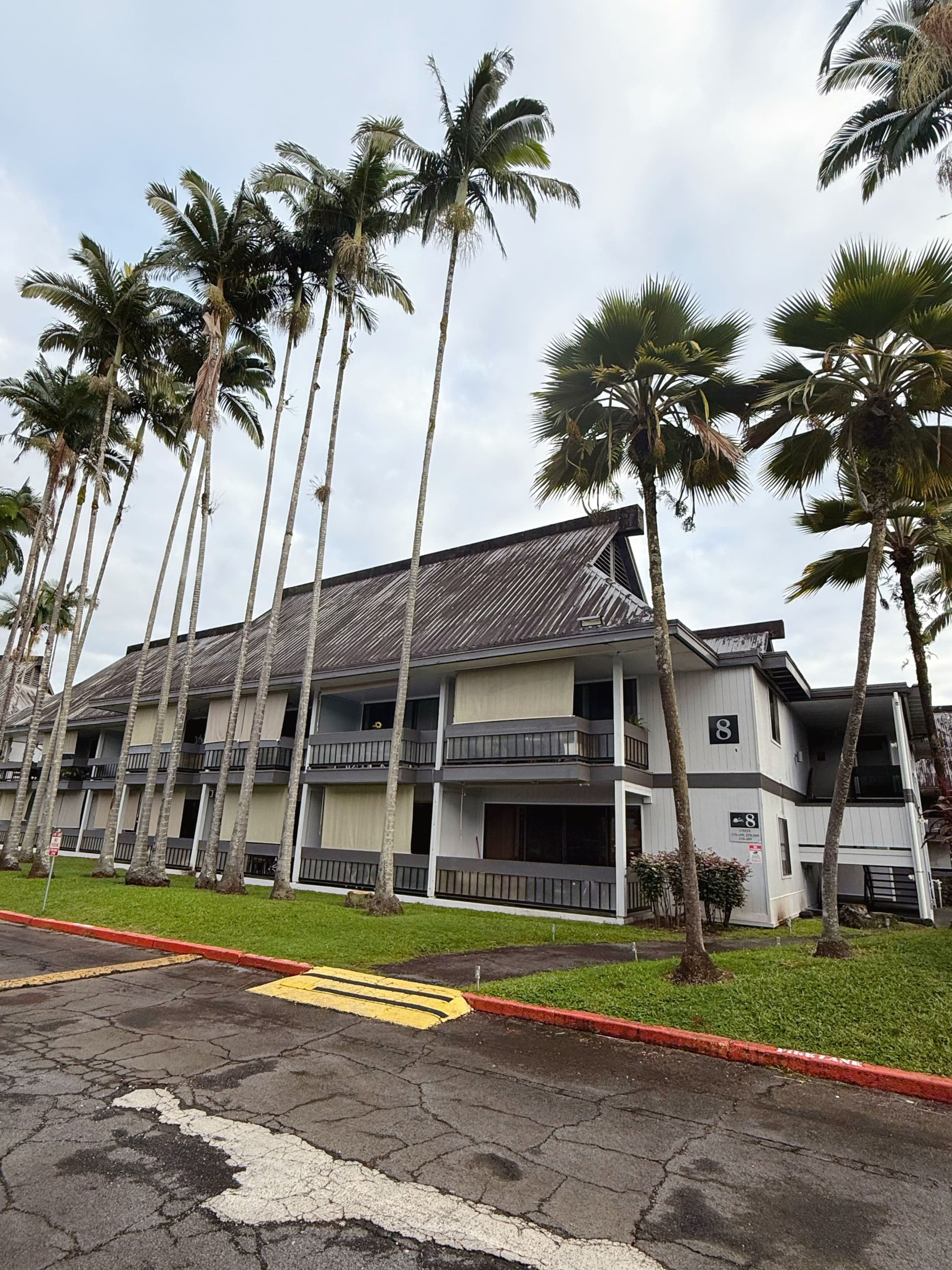 Hilo Town Condo with Pool & AC - Image 15