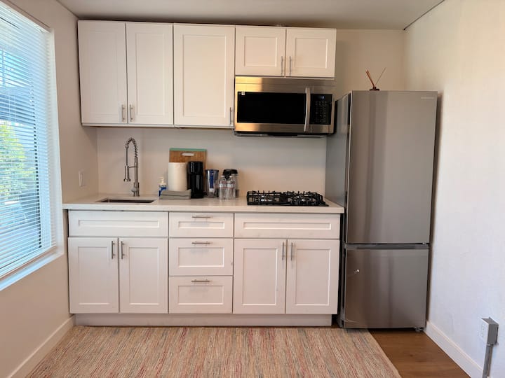 Guest Studio W/ Kitchen - Compton, CA
