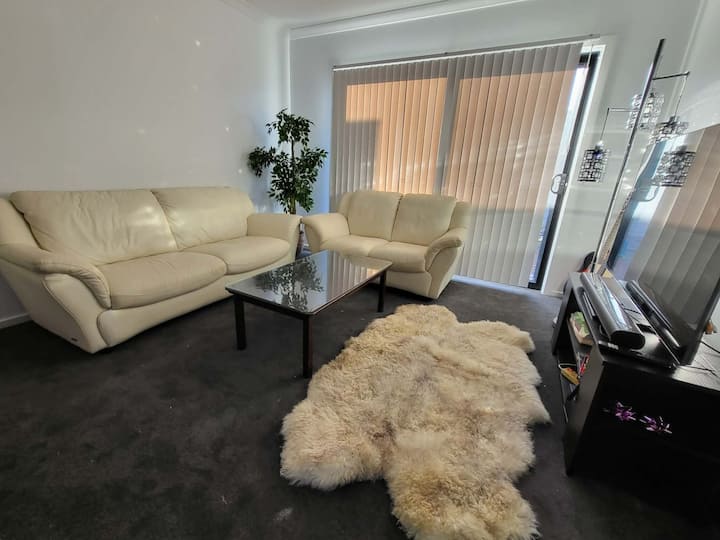 Spacious Modern Family/group Getaway Or Rest Spot - Donnybrook