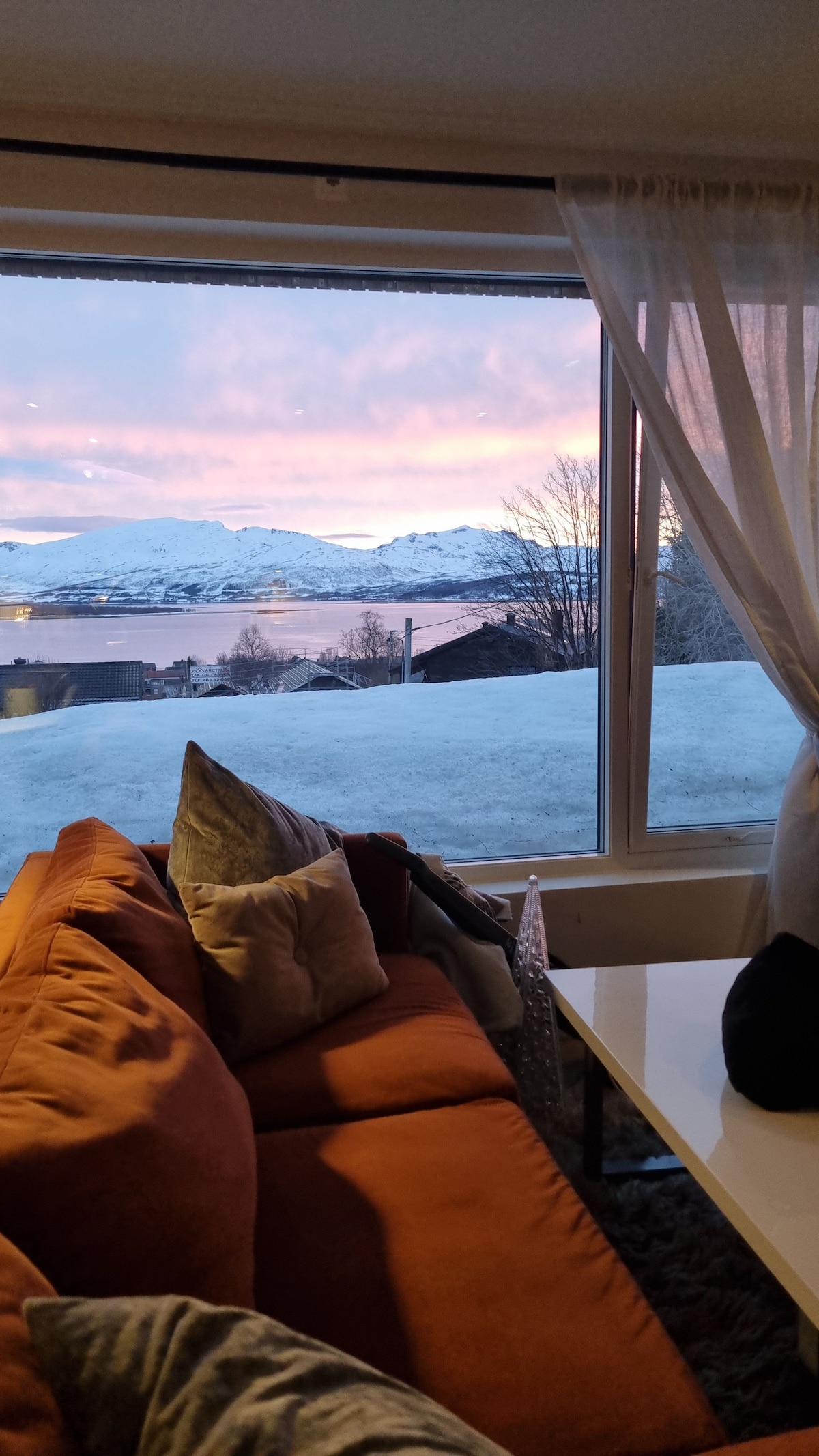 Gallery Detail: Sunny Apartment On The West Side Of Tromsø