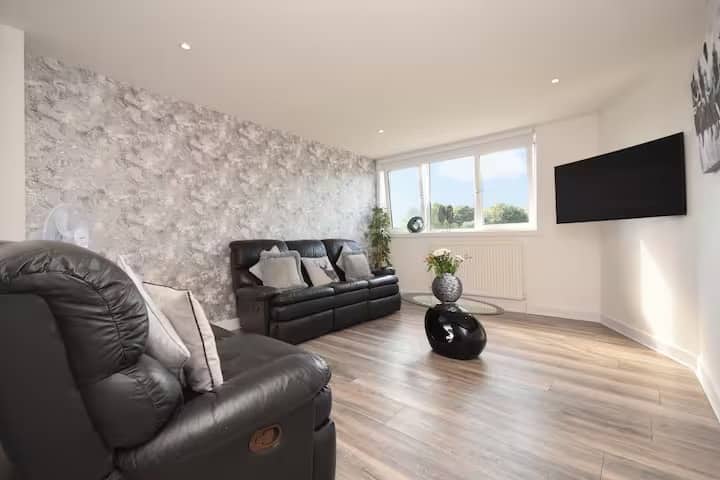 Penthouse 3-bed Apartment | Balloch Loch Lomond. - Balloch