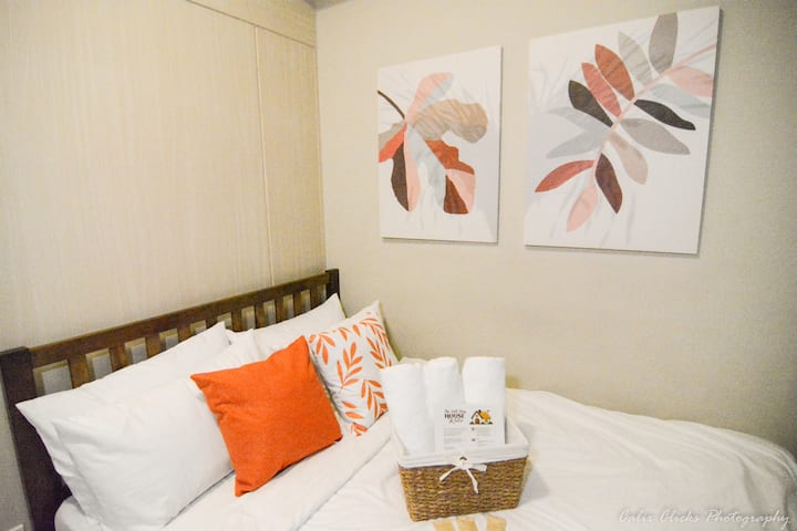 Our bed comes with a soft, cozy comforter and is always freshly cleaned before every check-in. Enjoy a restful sleep with four fluffy pillows provided for your comfort.