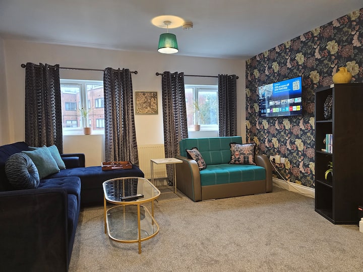 Stay Zen Apartments- Luxury Central Parking Garden - Guildford