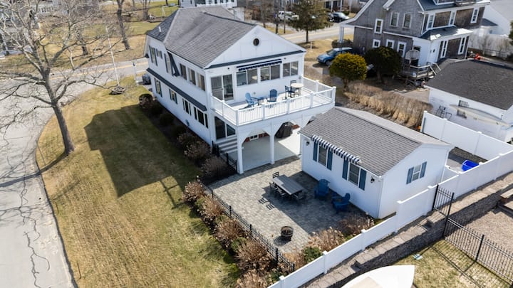 Kikis Beach House - Wareham, USA