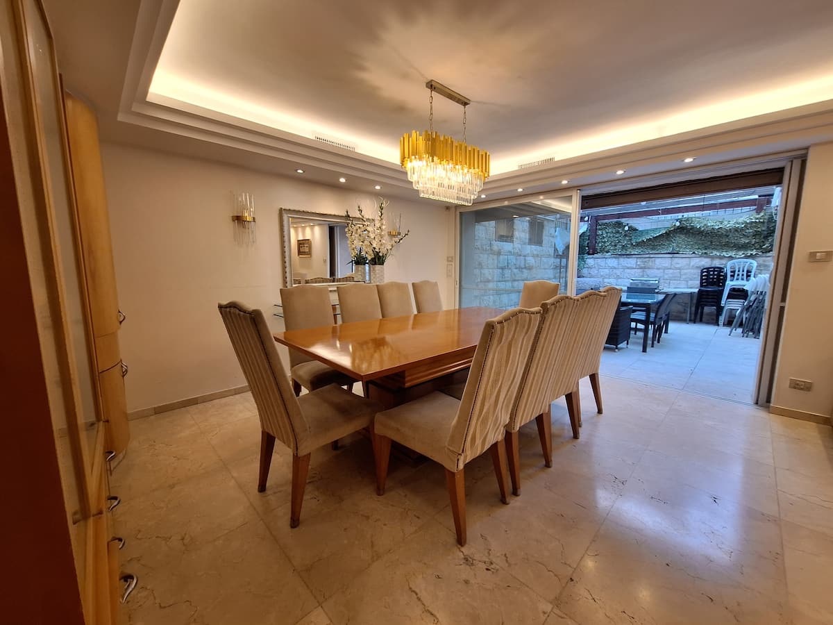 Arzei HaBira 4BR family apartment