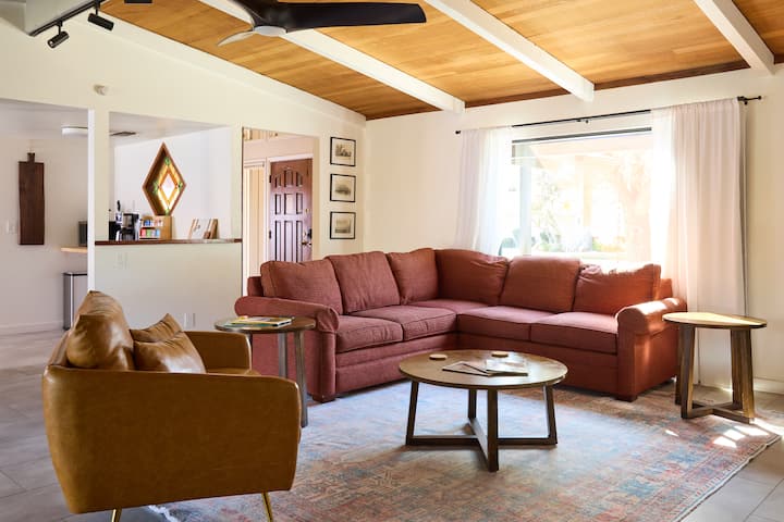 Retro Ranch | Home Theater, Pool/spa, Pet Friendly - Fresno, CA
