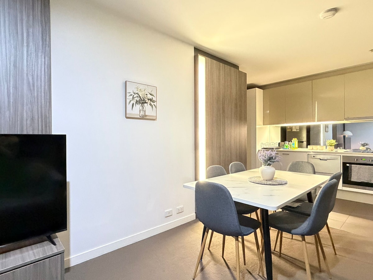 Melb CBD 2B2B + SofaBed | Steps to Southern Cross - Apartments for Rent ...