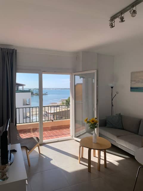 Top Airbnb: Sea View Escape in Port d'Alcudia (max. 4 Guests) in Alcúdia
