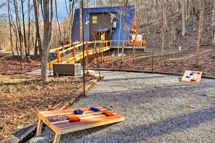 Haven Haus | Modern Black A-Frame| Hot Tub + Sauna - Cabins for