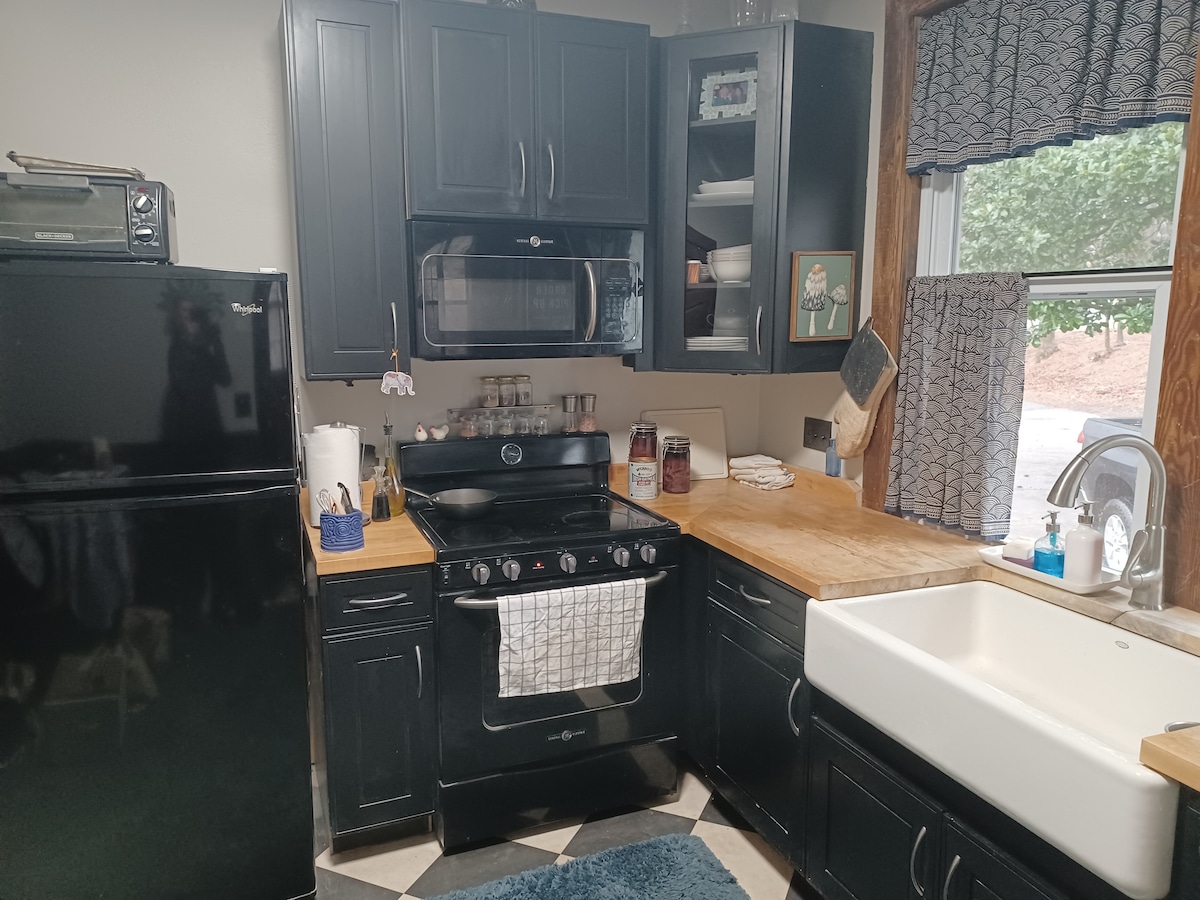 Tranquil Getaway in Gainesville, GA