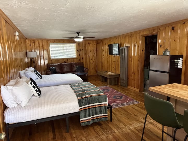 Room 7 At Bellamy's Haus - Red River, NM