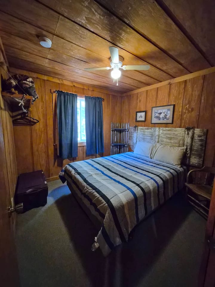 Turkey Trail Cabin - Seclusion With A View - Nebraska
