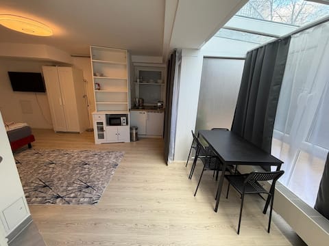 Leistungsstarkes Airbnb: Hofblick Nest in Gesundbrunnen