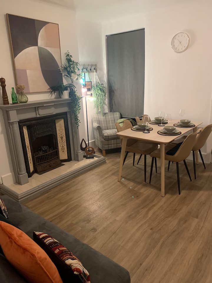 Spacious Terrace By Clumber Park & Van Dyk J30 M1 - Sherwood Forest