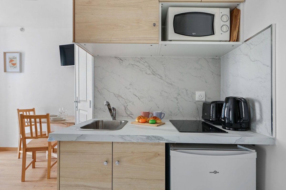 Suite des Écoles — Chambre secondaire