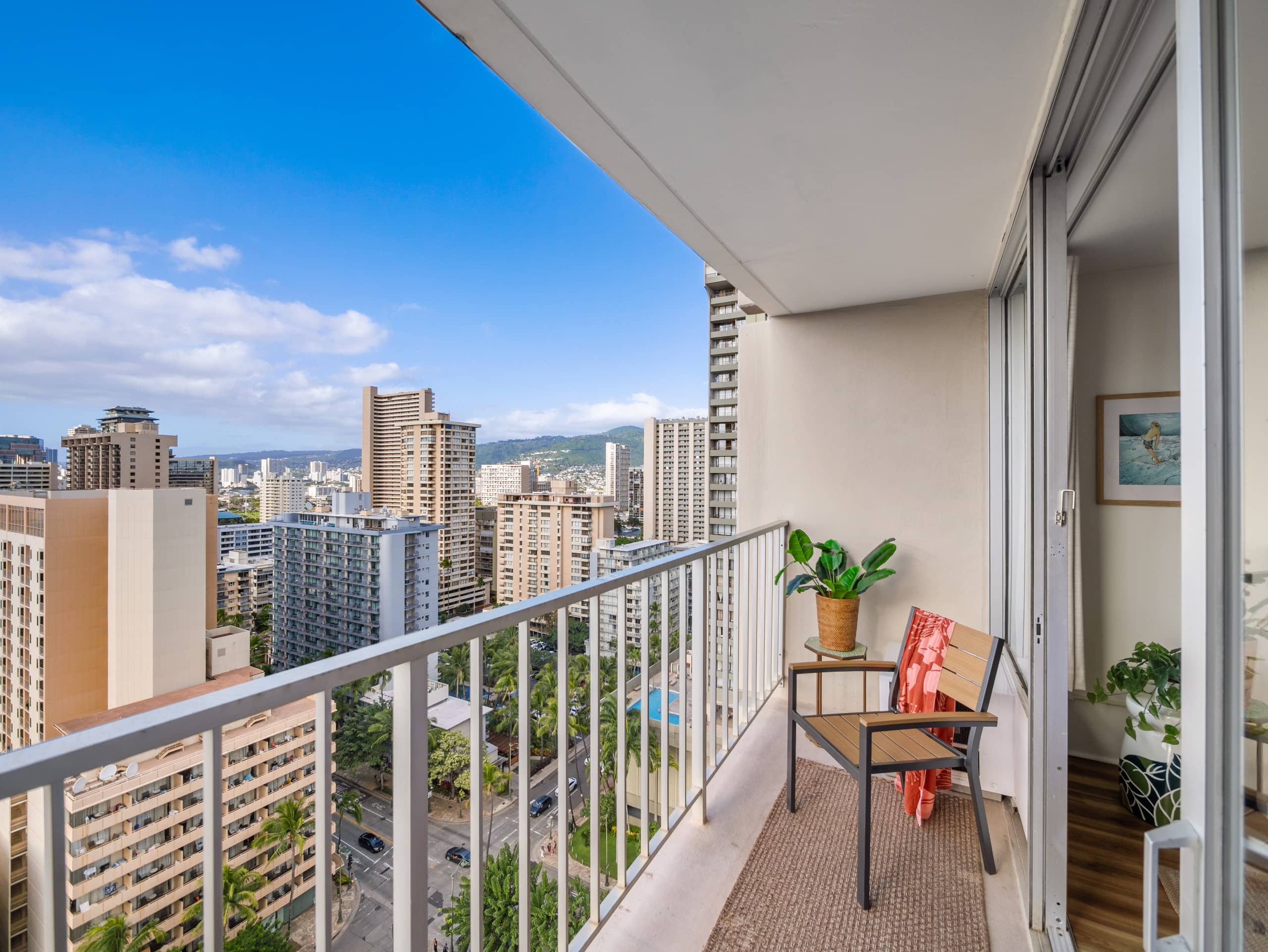 Chic Beachy Studio @Marine Surf w/Parking - Image 17