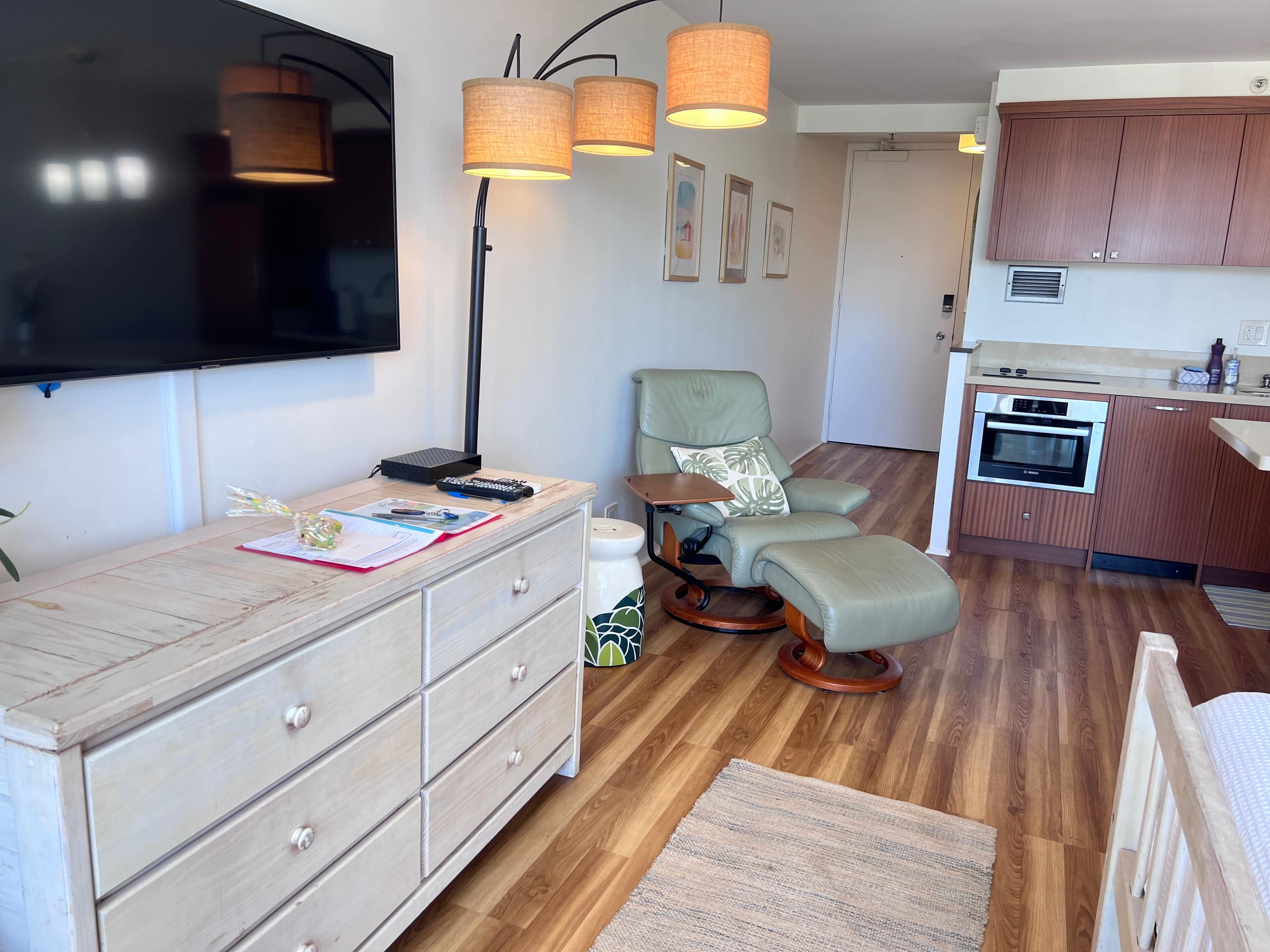 Chic Beachy Studio @Marine Surf w/Parking - Image 14
