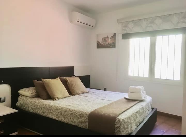 Apartament me dy dhoma gjumi dhe ajër të kondicionuar