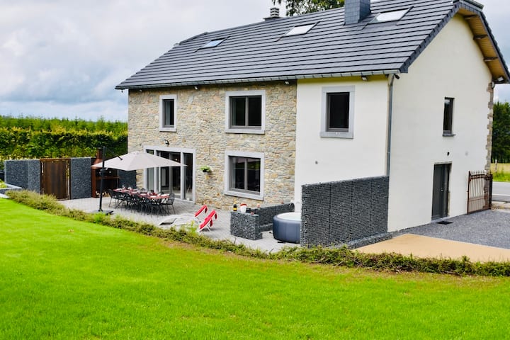 Villa 9 Personnes Ardenne- Jacuzzi, Bbq, Terrasse - Manhay