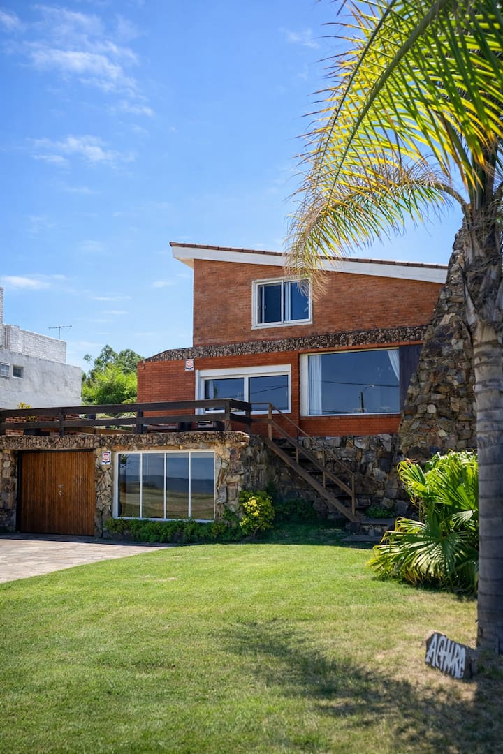 Casa Frente Al Mar Con Barbacoa En Atlántida - Atlántida