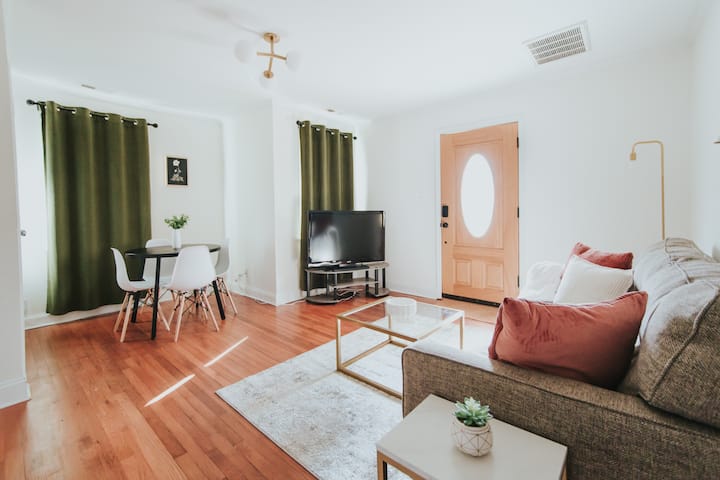 2 Miles To Downtown, Cozy Green Cottage 2 Br 1 Ba - Raleigh, NC