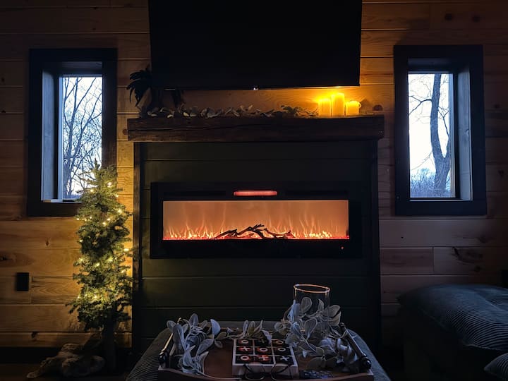 Brand New Cabin W/ Hot Tub, Private Deck & Firepit - 堪薩斯