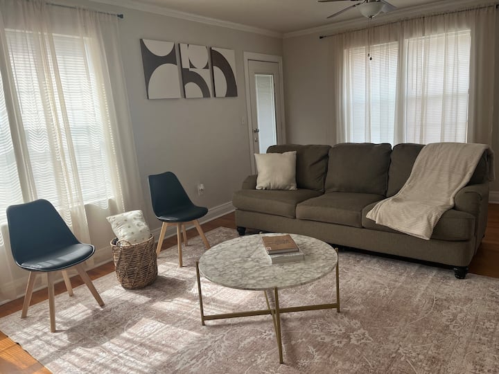 2br Event Stay• 2 Queen Beds • Balcony • Parking - Midtown - Oklahoma City