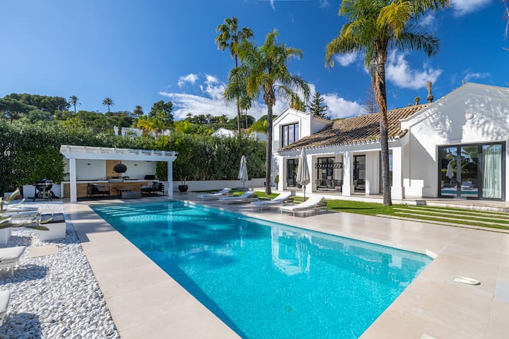 Villa Alcaraz - Luxurious Tropical Getaway - Costa del Sol