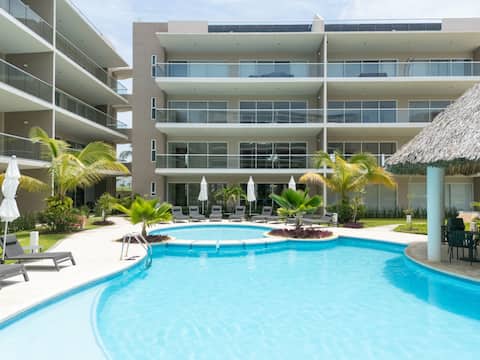Top Airbnb: Luxurious Apartment with Beach Club in Acapulco Diamante in Guerrero