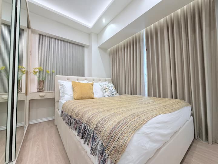 Elizabeth’s Haven | 2br Luxe Suite | Bgc & Ortigas - Taguig
