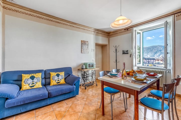 Bee Apartment: Luino Lake Maggiore - Luino