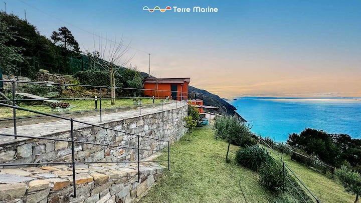 Orange House, Terre Marine - Vernazza