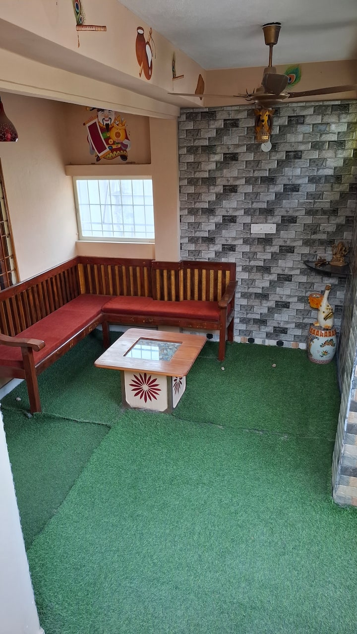 Premium Rooms Near Prasanthi Nilayam West Gate - Puttaparthi