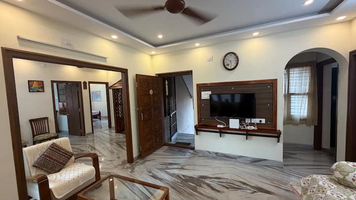 Meeras Comfort Stay-heart Of The City - Mangaluru
