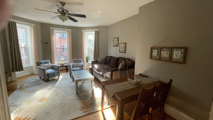 Historic Home By Uofr, Apt 2 Is Spacious & Private - Greece, NY