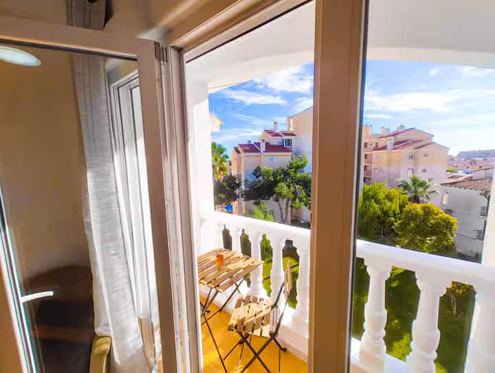 Inviting Apartment, 2 Balconies, Pool, 900 M Beach - Torrevieja