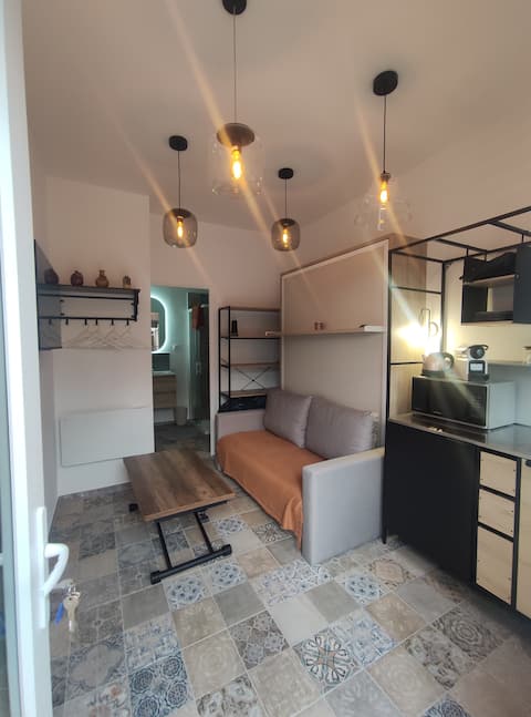Top Airbnb: Secure & covered parking accommodation Marcq en B. in Marcq En Bar½ul
